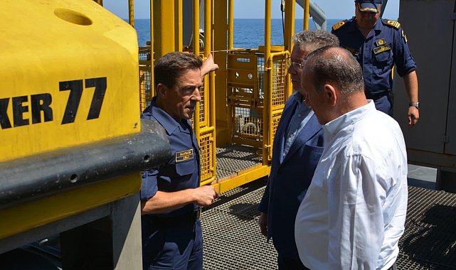 Girne açıklarında batan yolcu gemisi için arama kurtarma çalışmaları sürüyor