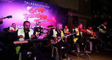 Grup Şantiye Melikgazi Kız Yurdunu coşturdu