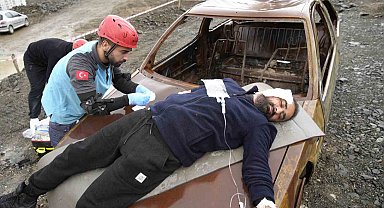 Gümüşhane'de yağış altında heyelan sonrası kaza tatbikatı