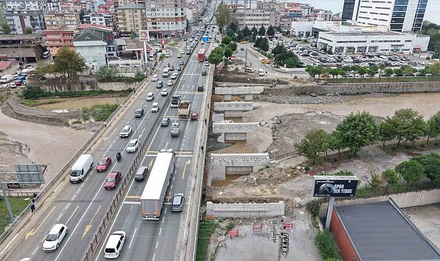 Haçkalı Baba Kavşağı'nda köprü çalışmaları devam ediyor