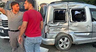 Hafif ticari araç ile kamyon çarpıştı: 3 yaralı