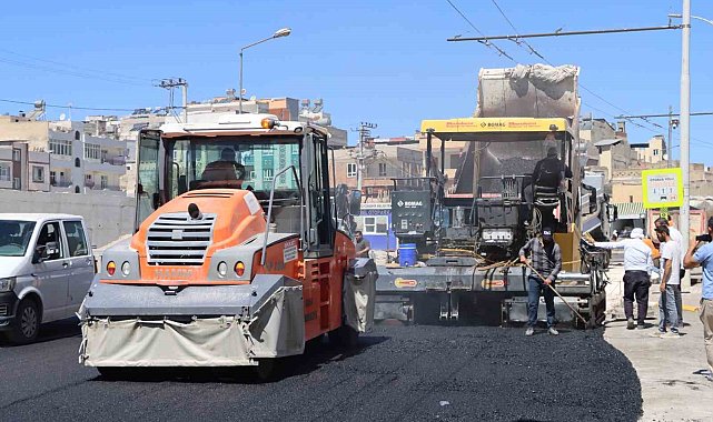 Haleplibahçe Caddesi'nde asfalt çalışmaları sürüyor