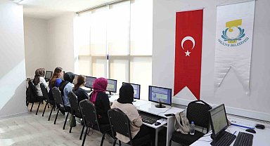 Haliliye Belediyesinden gençlere klavye eğitimi