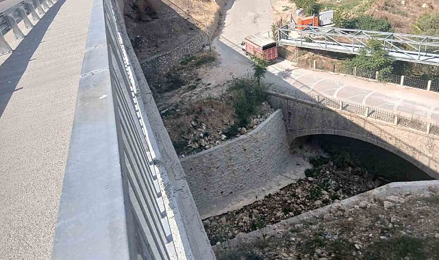 Hamsu köprüsü tehlike saçıyor