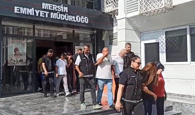 Hastane otoparkındaki araçtan 256 bin 900 uyuşturucu hap çıktı: 2 şüpheli tutuklandı
