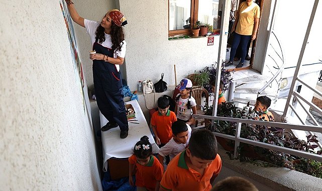 Hatay Büyükşehir Belediyesi ile okullar rengarenk oluyor