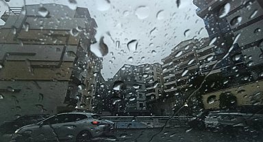 Hava sıcaklıkları düşüyor! Çok sayıda bölgede kuvvetli yağış bekleniyor