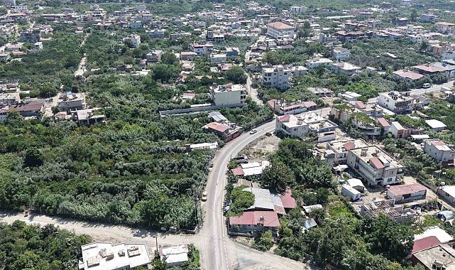 HBB'den Samandağ Sutaşı'nda 1,1 kilometrelik yolda beton asfalt çalışması