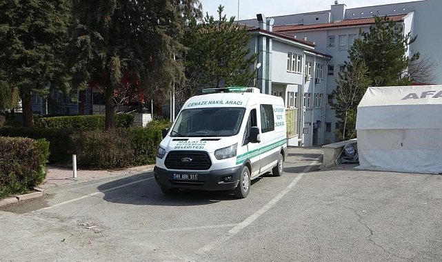 Hekimhan'da emekli öğretmen evinde ölü bulundu