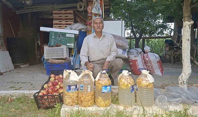 Hisarcık'ta dibe düşen elmalar ziyan olmuyor, doğal sirke oluyor