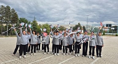 Hisarcık'ta "Uçurtmalar Vurulmasın, Gökyüzü Çocuklara Kalsın" etkinliği