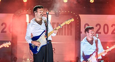 İEF geceleri müzik ve kahkaha dolu