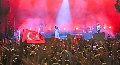 İEF'de 9 Eylül coşkusu