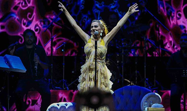 İEF'de Yıldız Tilbe rüzgarı esti