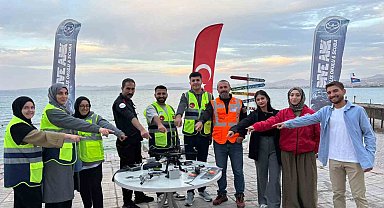 İHAKUT ekibinden Van Gölü'nde gerçeğini aratmayan tatbikat