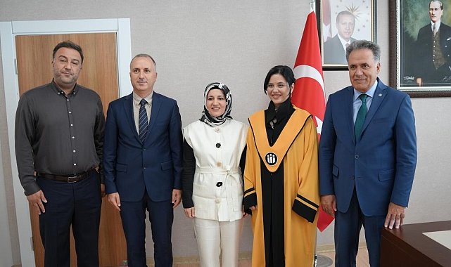 İnönü Üniversitesinde iki akademisyene cübbe giydirildi