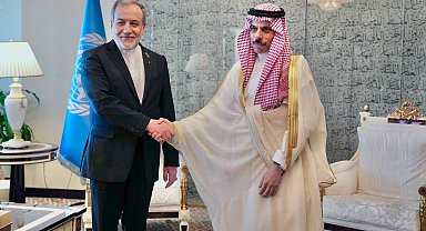 İran Dışişleri Bakanı Arakçi, Suudi Arabistanlı mevkidaşı Al Suud ile bir araya geldi
