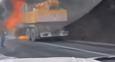 İş makinesi alev alev yandı
