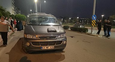 İskenderun'da geri manevra yapan aracın çarptığı kadın ağır yaralandı