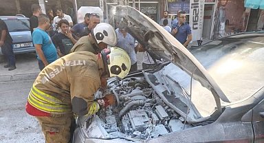 İskenderun'da otomobil alevlere teslim oldu