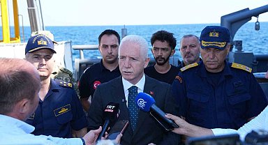 İstanbul Valisi Davut Gül, Silivri'deki arama-kurtarma çalışmalarını yerinde inceledi
