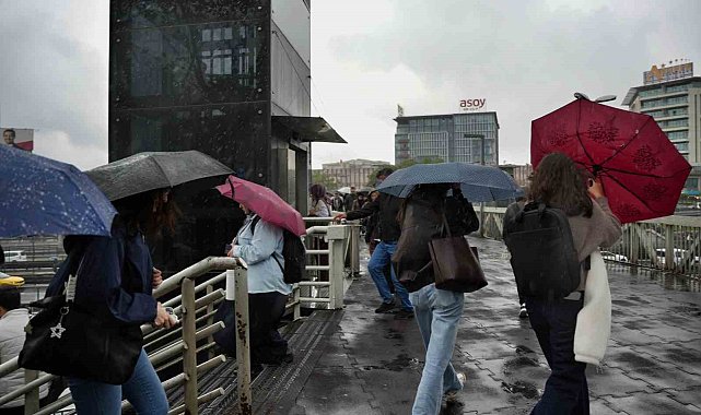 İstanbul'da sağanak yağış etkili oluyor