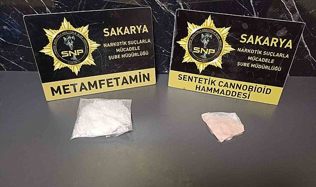 İstanbul'dan 111 kilogram uyuşturucu ham maddesi getirirken Sakarya gişelerinde yakalandılar