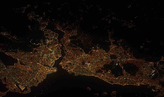 İstanbul'un uzaydan çekilen fotoğrafları paylaşıldı