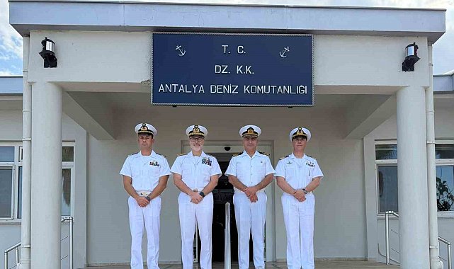 İtalya Deniz Kuvvetleri fırkateyni ITS Luigi Rizzo, Antalya'ya liman ziyareti gerçekleştirdi