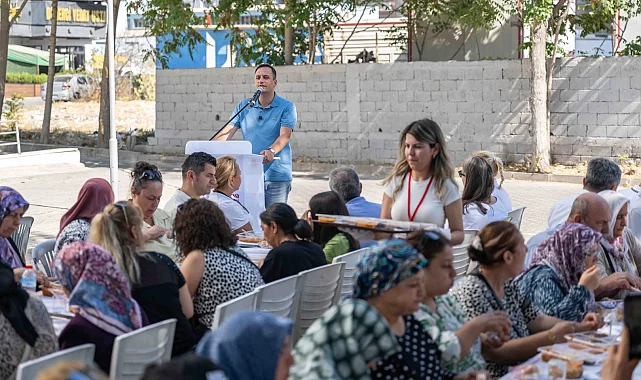 İzmir Bornova'da Menemen Şenliği finali Kent Bostanı'nda yapıldı