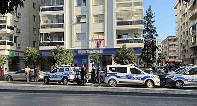 İzmir'de bankada hareketli dakikalar: Soygun girişimi iddiası polisi alarma geçirdi