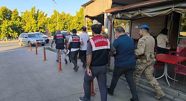 İzmir'de FETÖ'nün güncel yapılanmasına finansman operasyonu: 21 gözaltı