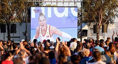 İzmir'de Filenin Sultanları coşkusu