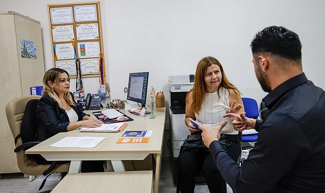 İzmir'de iletişimin önündeki engeller birlikte aşılıyor
