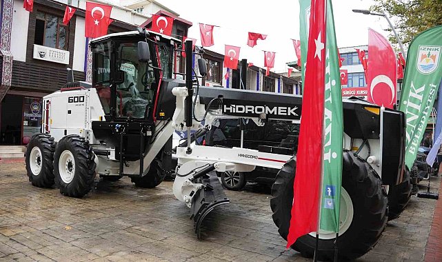 İznik Belediyesi, araç filosunu yeni greyder ile güçlendirdi
