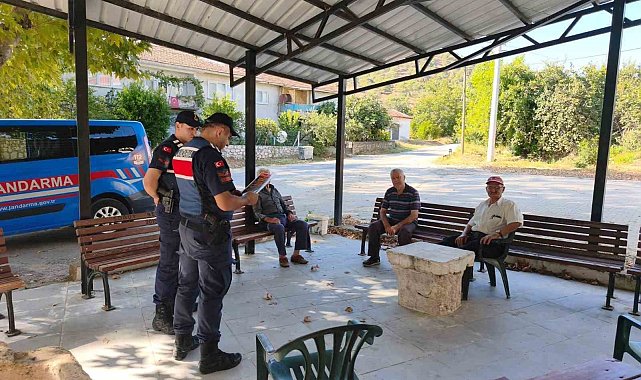 Jandarma dolandırıcılık olaylarına karşı vatandaşları bilgilendirdi