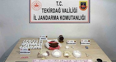 Jandarma operasyonlarında silah, uyuşturucu ve kaçak ürünler ele geçirildi
