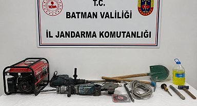 Jandarmadan kaçak kazı operasyonu: 4 şüpheli suçüstü yakalandı