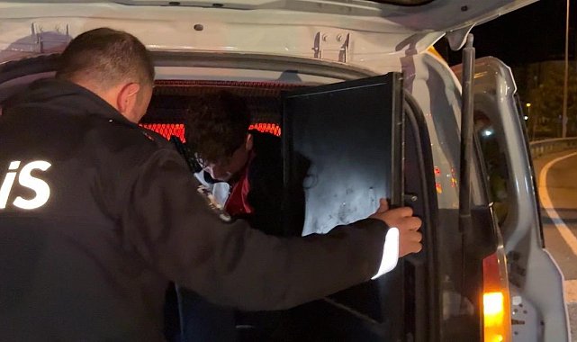 Kaçmak için her yolu deneyen alkollü sürücü yakayı ele verdi... O anlar kamerada