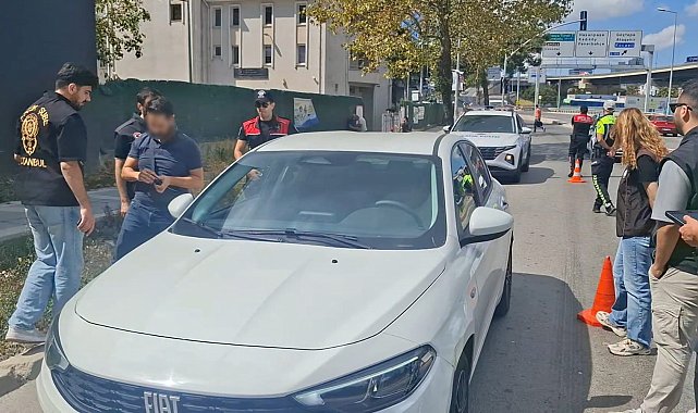 Kadıköy'de okul çevrelerinde güvenlik uygulaması gerçekleştirildi