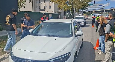 Kadıköy'de okul çevrelerinde güvenlik uygulaması gerçekleştirildi