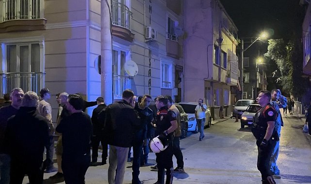 Kalabalık gruba laf attı, dayak yedi: Silahı çekip yanlışlıkla kendini vurdu