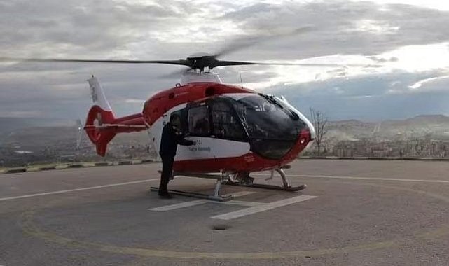Kalp krizi geçiren vatandaş helikopter ambulansla Ankara Şehir Hastanesine sevk edildi