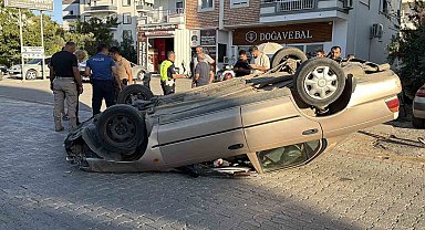 Kamyonet ile çarpışan otomobil ters döndü: 1 yaralı