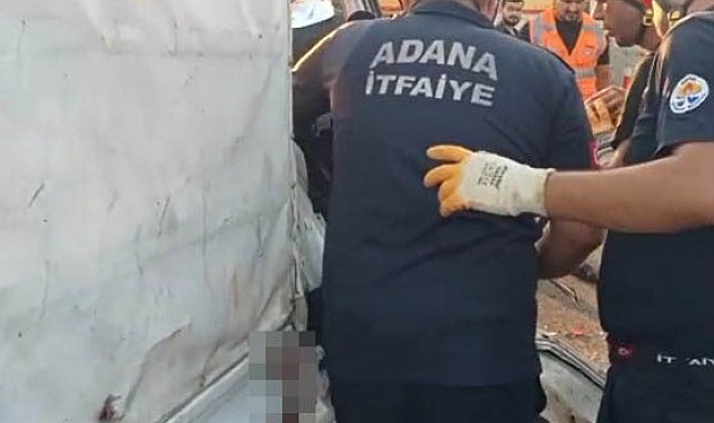 Kamyonet tıra arkadan çarptı: 2 ölü