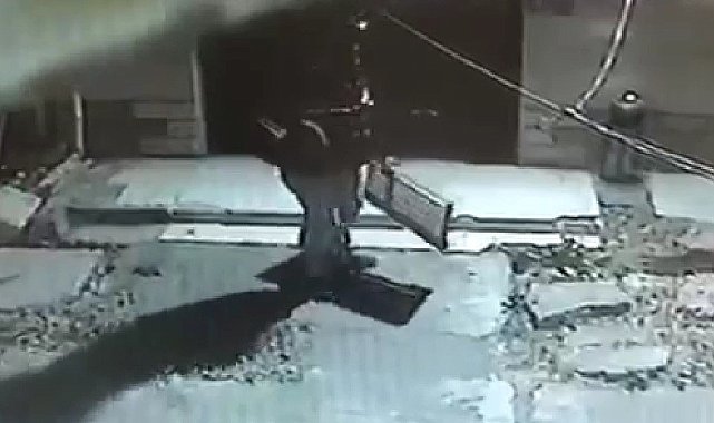 Karabük'te demir mazgal hırsızlığı kamerada
