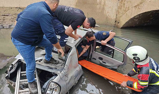 Karacasu'da otomobil kanala uçtu
