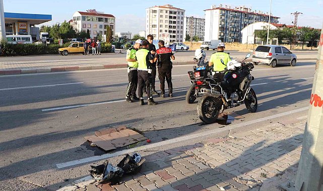 Karaman'da otomobille Yunus timi çarpıştı: 1 polis yaralı