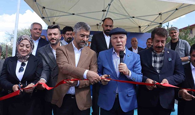 Karayazı'da toplu açılış: Köy yollarının yüzde 60'ı asfaltlandı