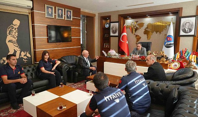 Kars'ta İtfaiye Haftası ziyareti: Başkan Senger itfaiyecileri ağırladı